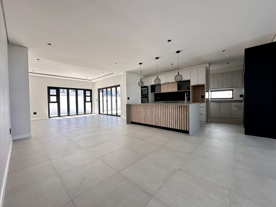 4 Bedroom Property for Sale in Sandown Western Cape